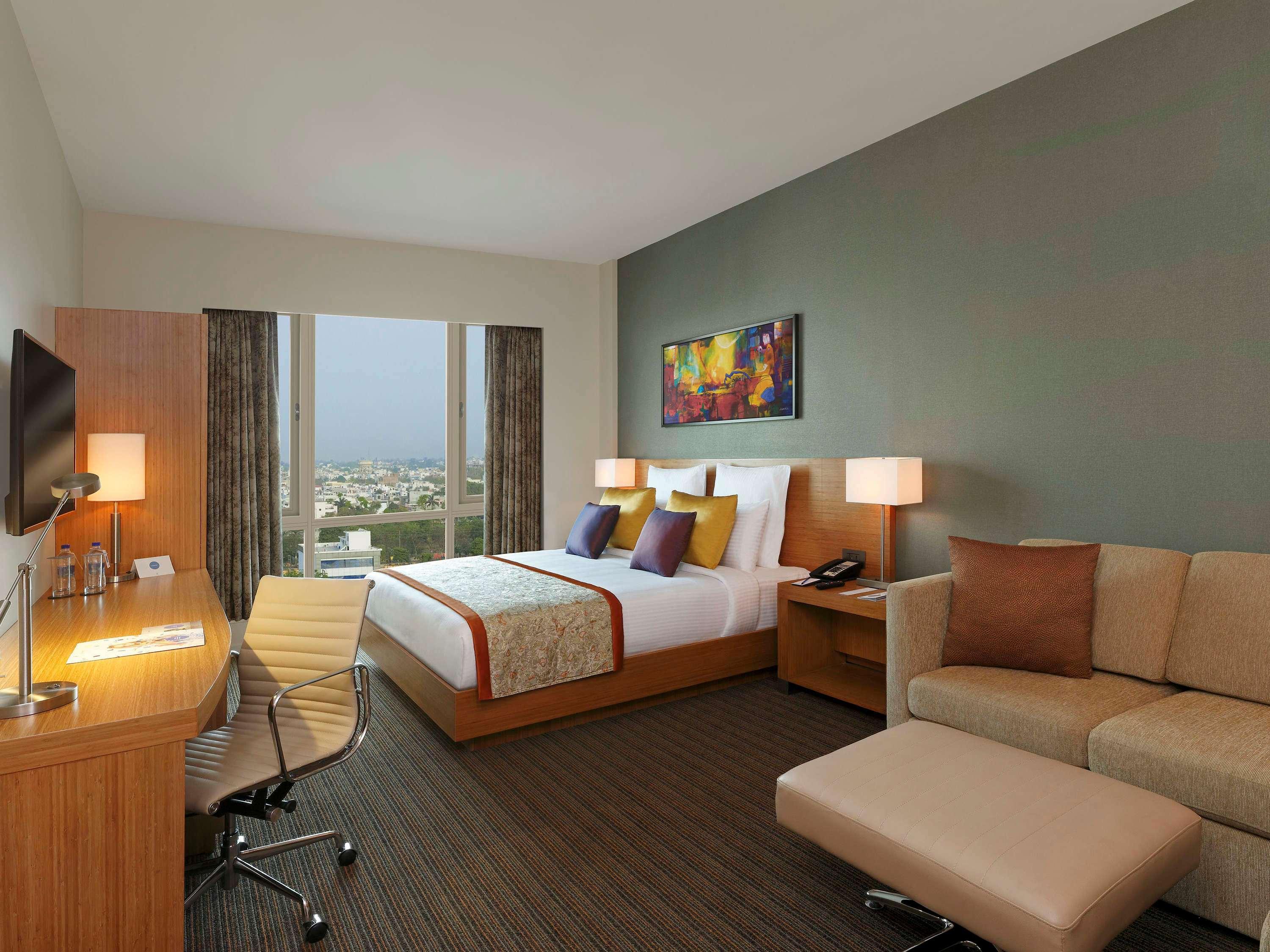 Novotel Lucknow Gomti Nagar מראה חיצוני תמונה