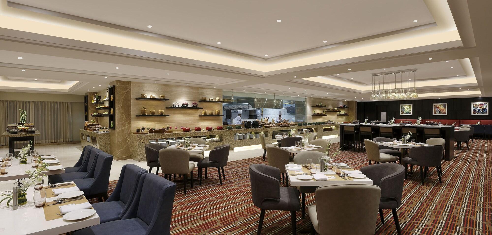 Novotel Lucknow Gomti Nagar מראה חיצוני תמונה