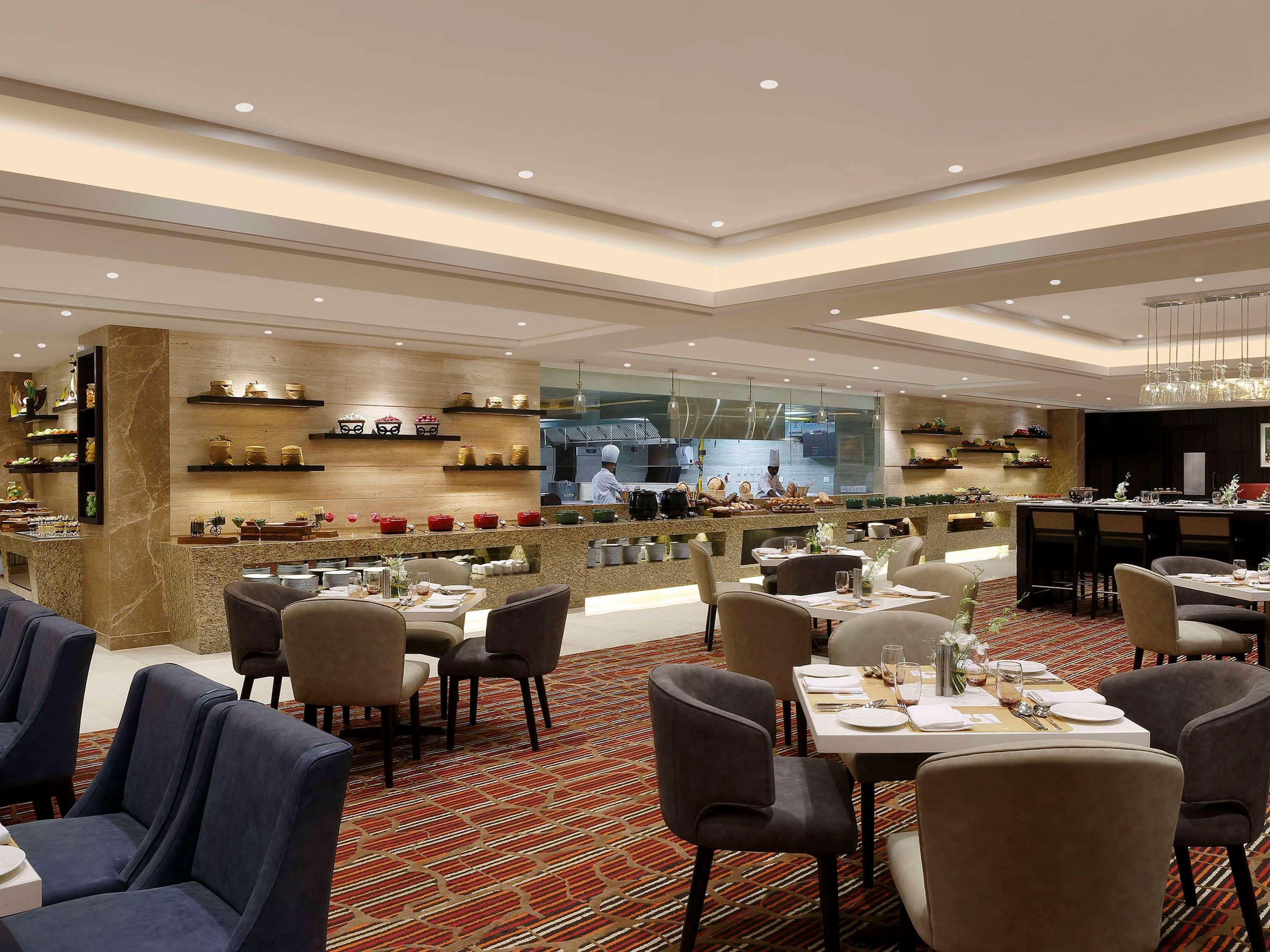 Novotel Lucknow Gomti Nagar מראה חיצוני תמונה