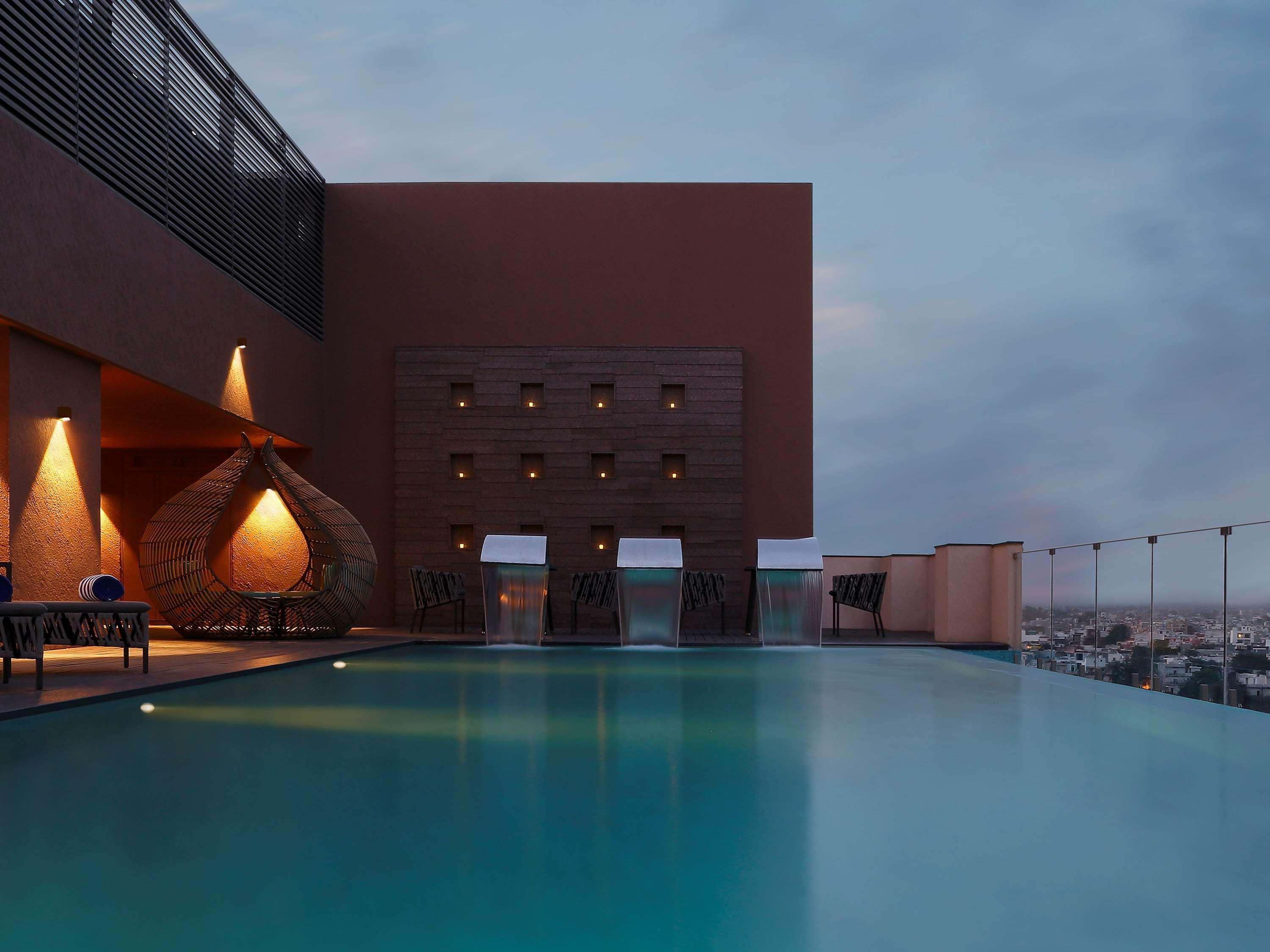 Novotel Lucknow Gomti Nagar מראה חיצוני תמונה